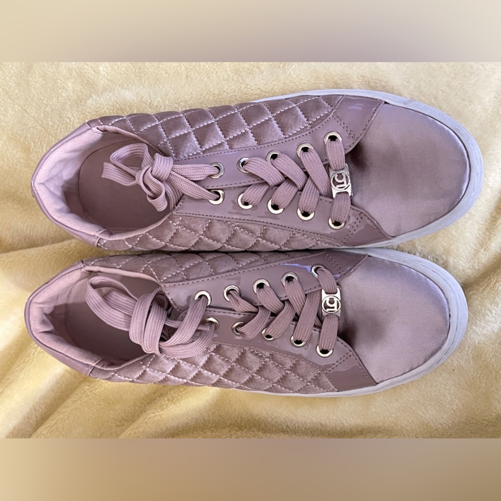 Liz Claiborne Waltz Womens Sneakers. Brand new size 7.5
